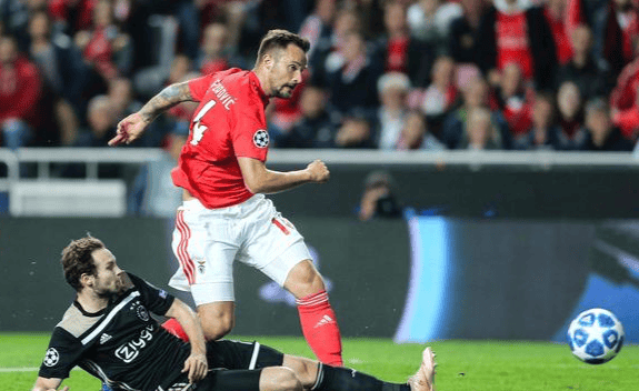 国际比赛日勒沃库森备战英超，绝杀压哨细节曝光，球迷炸锅，轮换策略成焦点的简单介绍-开云体育下载